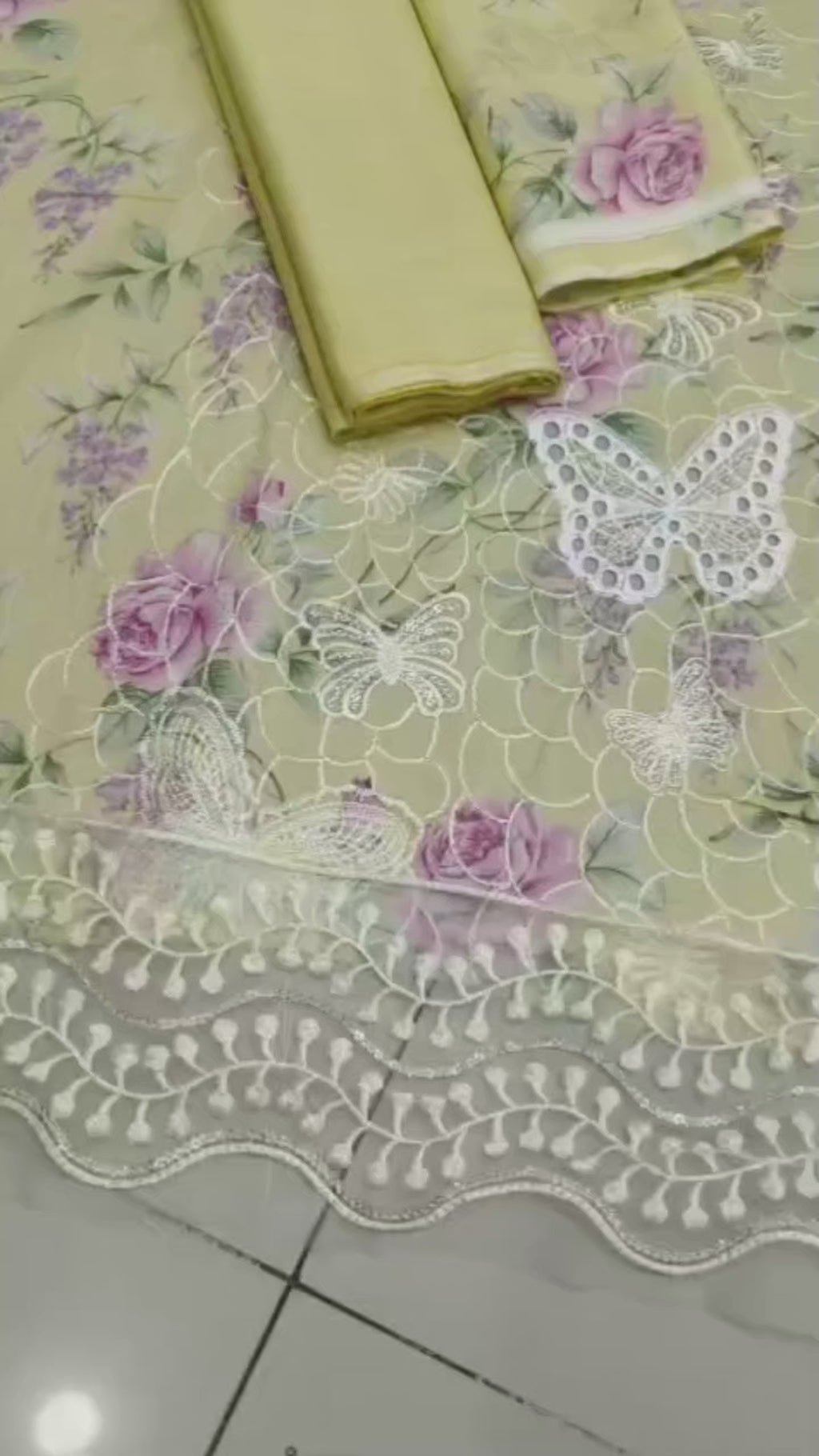 Butterfly 🦋 3psc Unstitched Embroided Suit