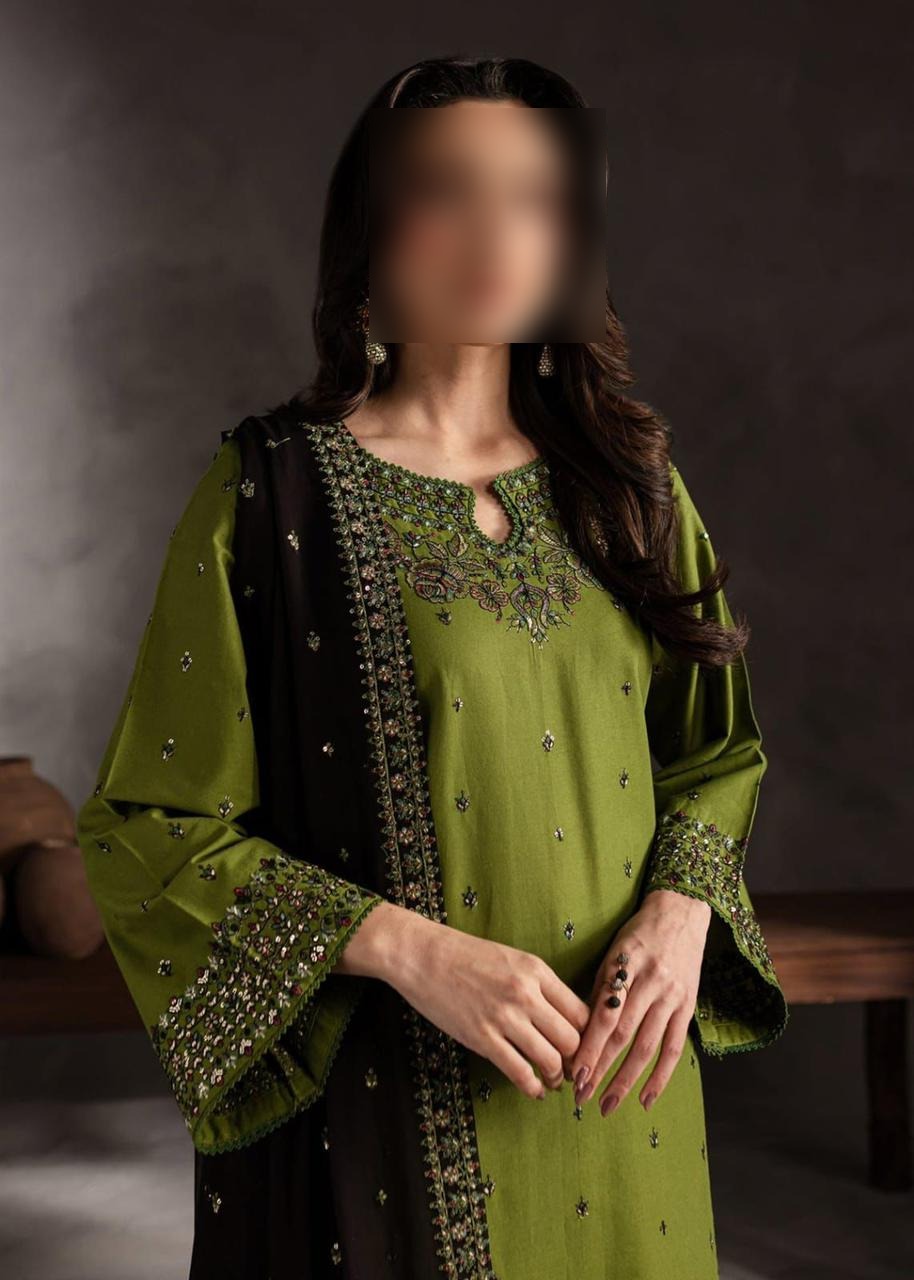 Elegant 3psc Unstitched Premium Embroidered Lawn Suit