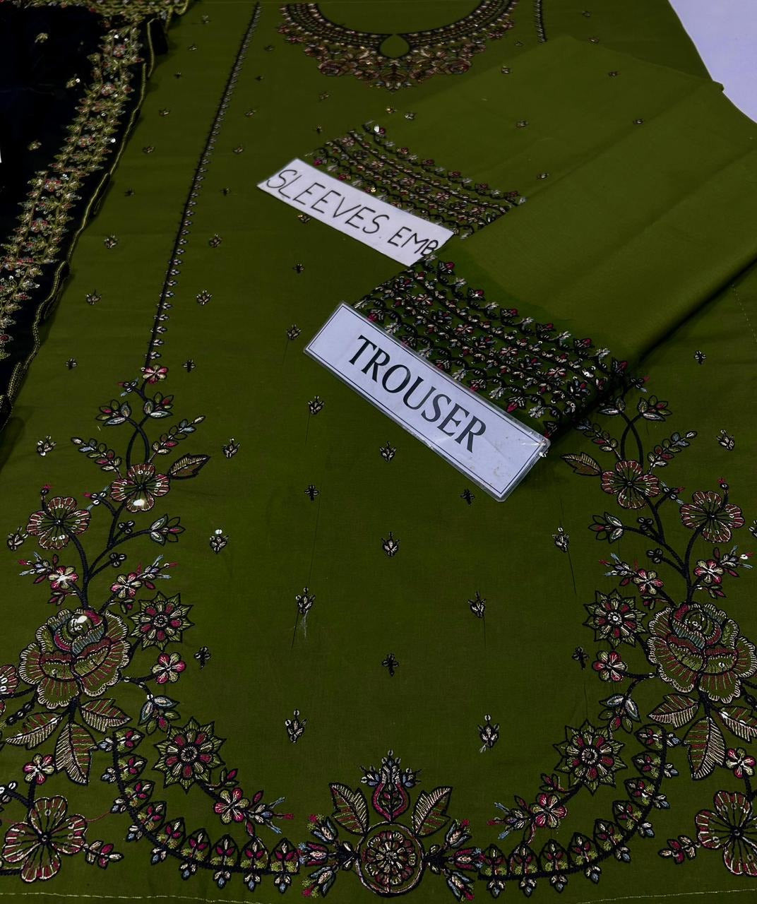 Elegant 3psc Unstitched Premium Embroidered Lawn Suit